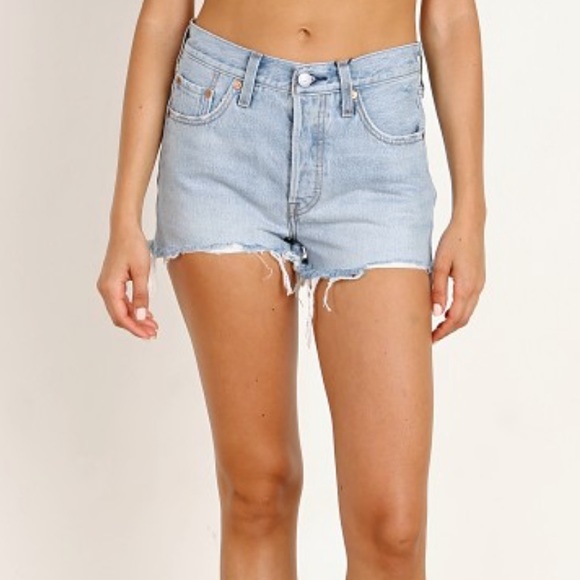 Levi’s 501 Jean Short - Picture 3 of 11